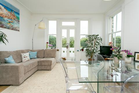 2 bedroom flat to rent, Clapham Common North Side London SW4