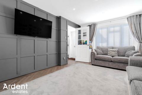 3 bedroom semi-detached house for sale, Rowan Drive, Heybridge