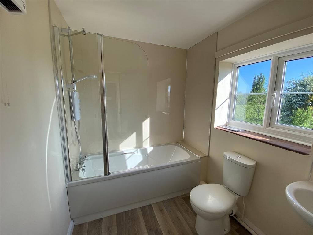 Lower Mill Bathroom.jpg