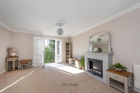 2 bedroom apartment for sale, Rowhill Road, Swanley