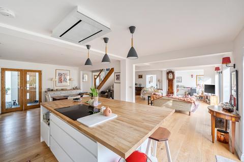 undefined, Immaculate home - Central Wells