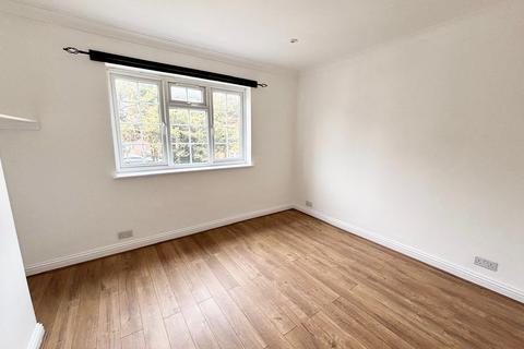 undefined, Long Lane, Staines-upon-Thames, TW19