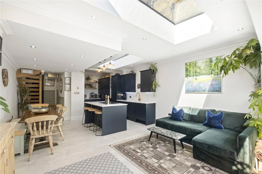 Kitchen/Reception