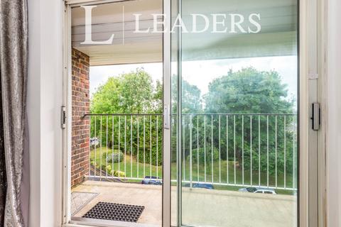 2 bedroom flat to rent, Somers Close, Reigate, RH2