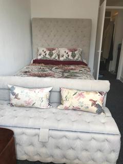 undefined, Lower Richmond Road, London SW15