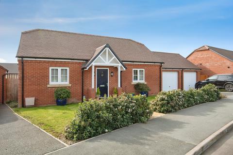 2 bedroom detached bungalow for sale, Hayden Road, Buntingford