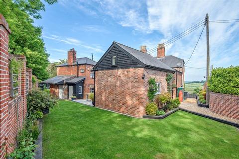 undefined, Devizes Road, Potterne