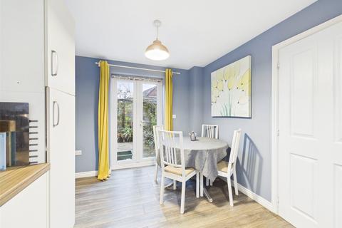 3 bedroom detached house for sale, Fauld Drive Kingsway, Quedgeley, Gloucester, Gloucestershire, GL2