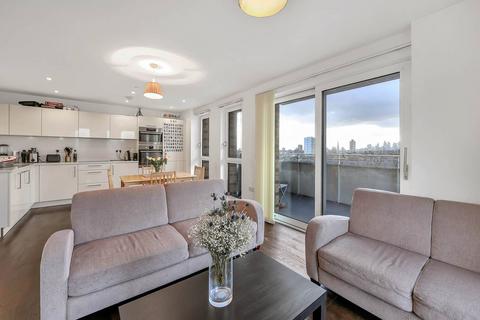 3 bedroom flat for sale, 5 Hannaford Walk, London E3