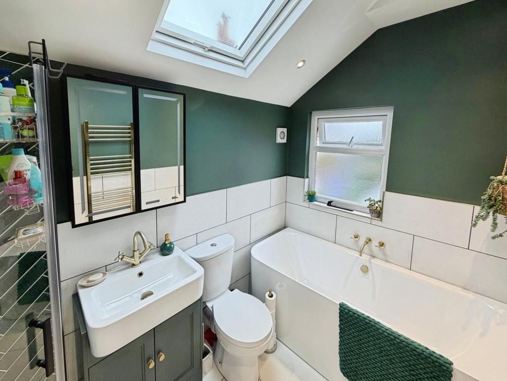 52b02cf1-E-417 D-B85 D-316 D3 E754 F60-1286-000000909 E9