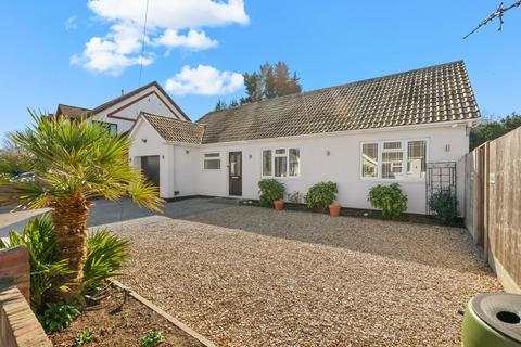 4 bedroom detached bungalow for sale, Green Lane, Staines-upon-thames TW18