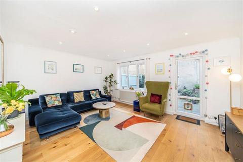 3 bedroom house for sale, Braganza Street, London SE17