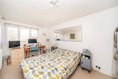 3 bedroom house for sale, Braganza Street, London SE17