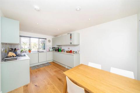 3 bedroom house for sale, Braganza Street, London SE17