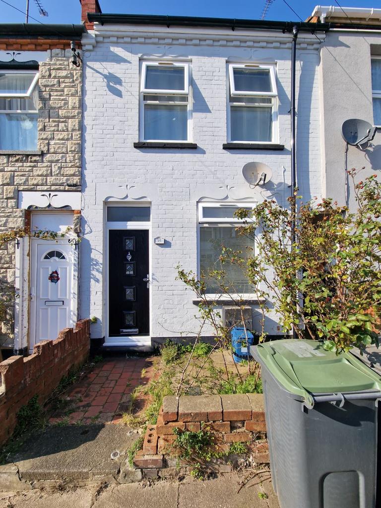 Spacious three bedroom house available now to ren