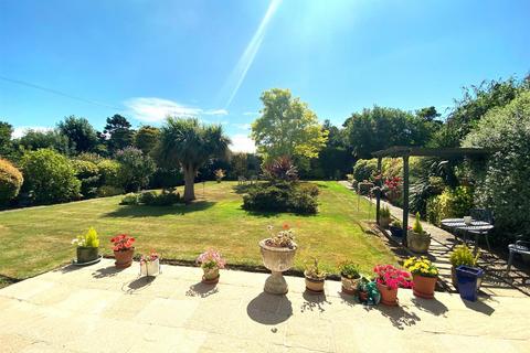 4 bedroom detached house for sale, Cooden Drive, Bexhill-on-Sea