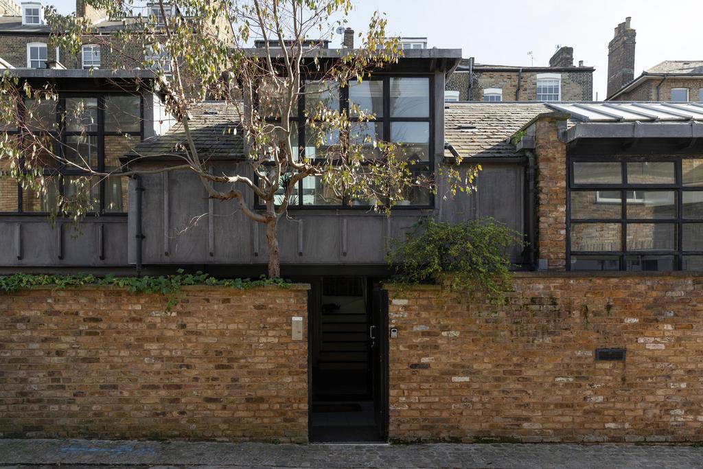 331582 - edit door.jpg