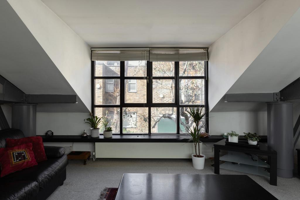 330881 - RF-66-70-CAMDEN-MEWS-053.jpg