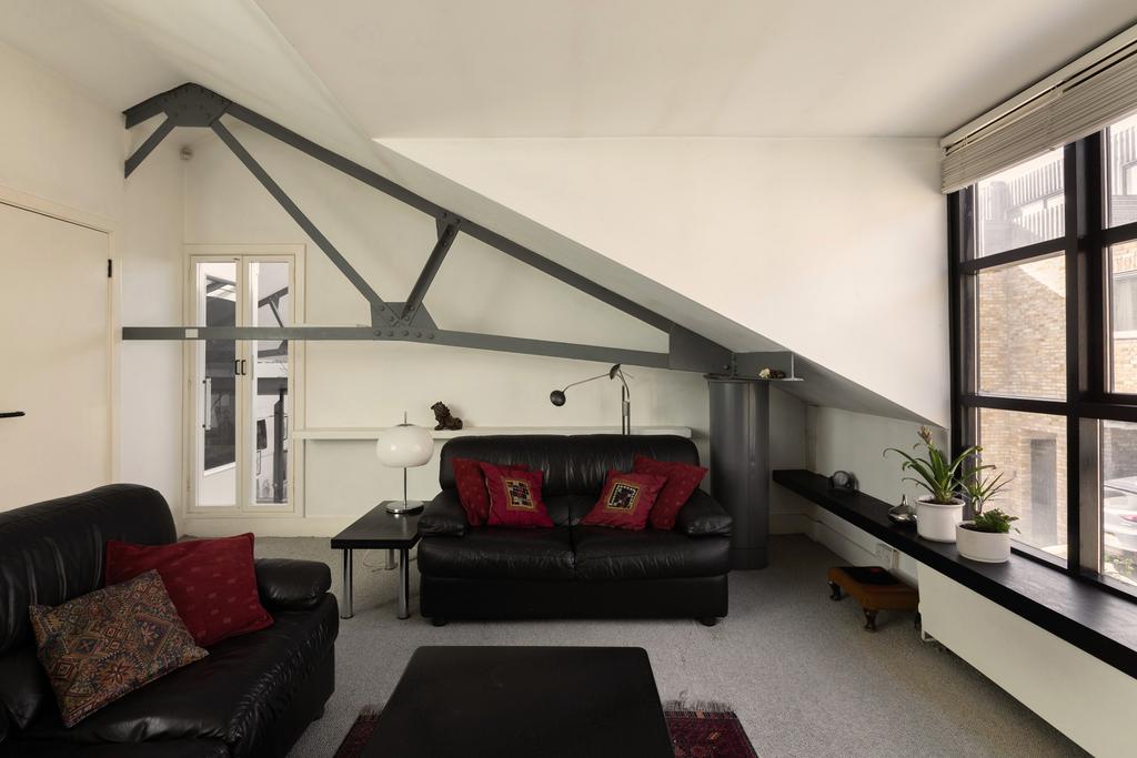 330880 - RF-66-70-CAMDEN-MEWS-052.jpg