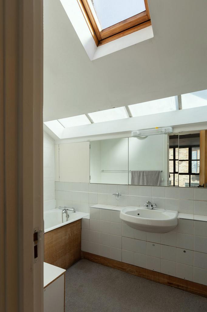 330887 - RF-66-70-CAMDEN-MEWS-059.jpg