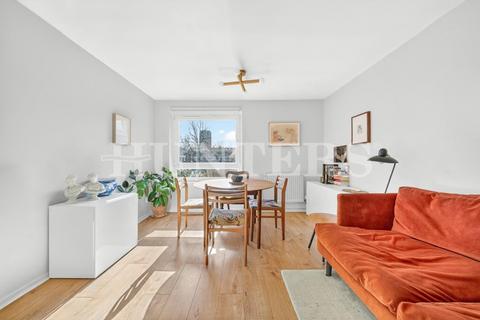 1 bedroom flat for sale, Victoria Crescent, London, N15