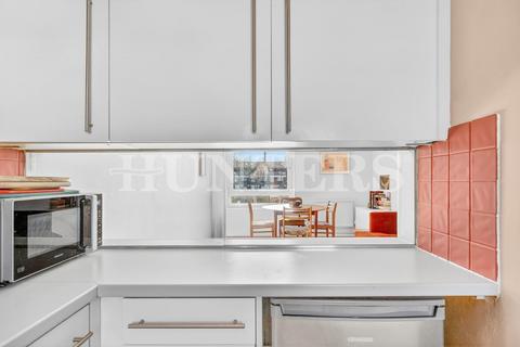 1 bedroom flat for sale, Victoria Crescent, London, N15