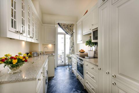 2 bedroom flat for sale, Earls Court Square, Earls Court, London, SW5
