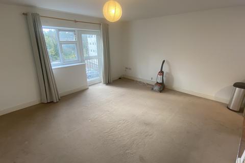 2 bedroom flat to rent, Eaton Road, Margate, CT9