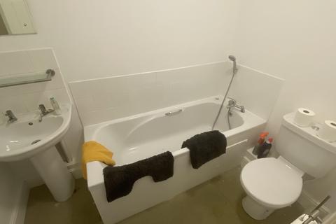 2 bedroom flat to rent, Eaton Road, Margate, CT9