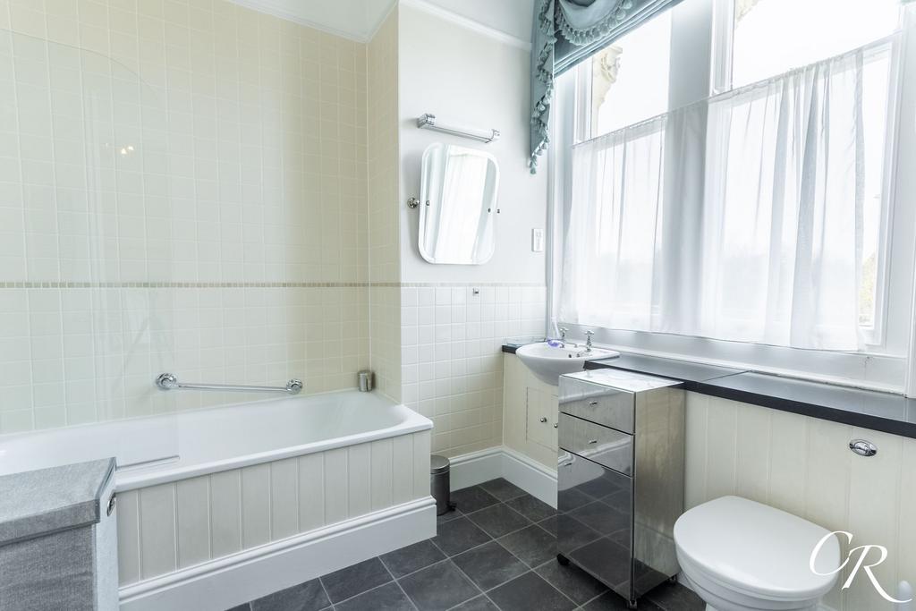 Master Ensuite Bathroom