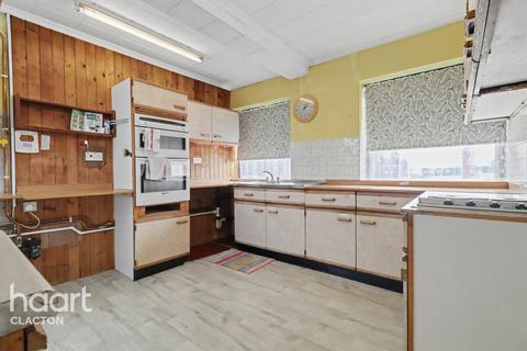 3 bedroom detached house for sale, Manfield Gardens, Clacton-On-Sea