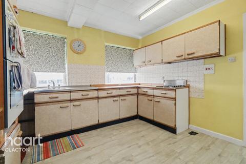 3 bedroom detached house for sale, Manfield Gardens, Clacton-On-Sea