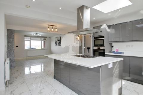 3 bedroom terraced house to rent, Parlaunt Road, Langley SL3