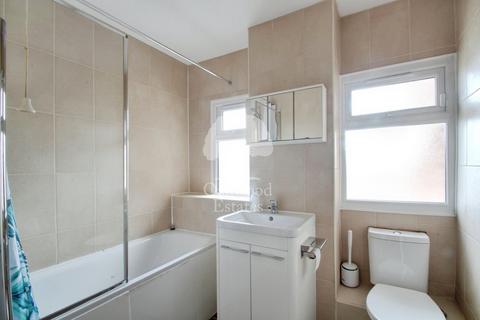 3 bedroom terraced house to rent, Parlaunt Road, Langley SL3