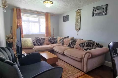 2 bedroom apartment for sale, Travellers Way, Hounslow, Greater London, TW4