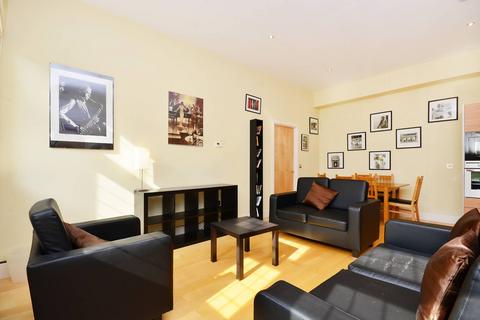 2 bedroom flat to rent, Griffiths Road, Wimbledon, London, SW19