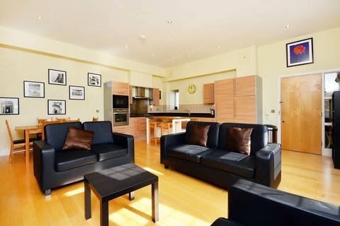 2 bedroom flat to rent, Griffiths Road, Wimbledon, London, SW19