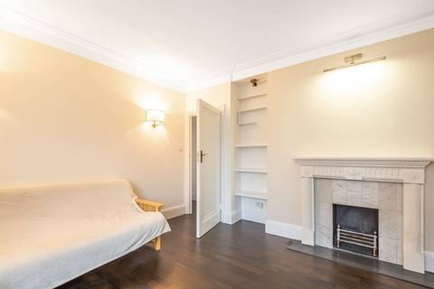3 bedroom flat to rent, Finchley Road, West Hampstead, London, NW3