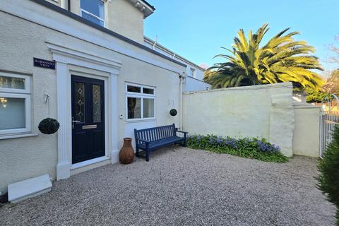 2 bedroom maisonette to rent, Lower Warberry Road, TORQUAY