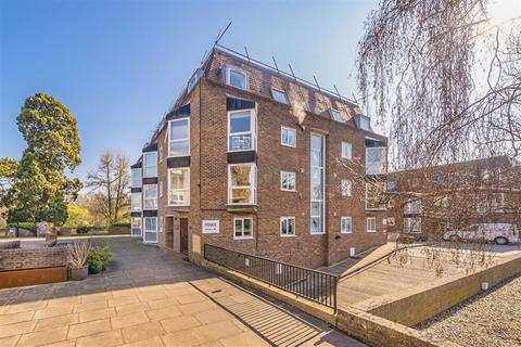 undefined, Twickenham Road, Teddington TW11