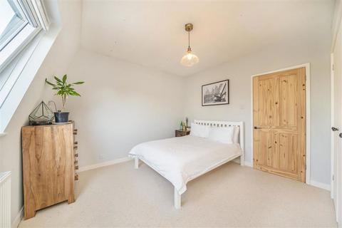 undefined, Twickenham Road, Teddington TW11