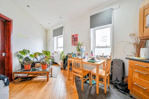 2 bedroom flat to rent, Wells House Road, Acton, London, NW10