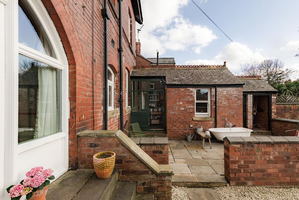 331477 - 22 Avenue Road 62.jpg