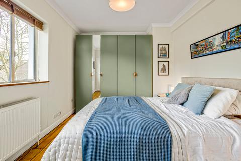 2 bedroom flat for sale, Lessar Avenue, London, SW4