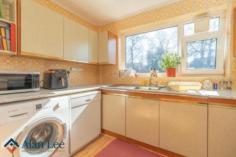 4 bedroom semi-detached house for sale, Thirlmere, Macclesfield, SK11 7XY