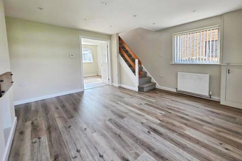 3 bedroom semi-detached house to rent, Holmsley Lane, Woodlesford