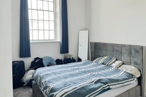 undefined, The Crescent, Gloucester