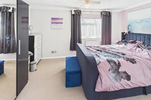 3 bedroom semi-detached house for sale, Pyes Meadow, Bury St Edmunds IP30