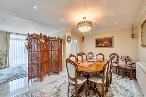 4 bedroom detached house for sale, Kynaston Wood, Harrow