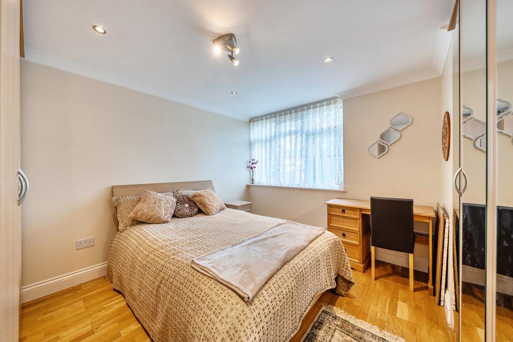 1422083-11-69b419...